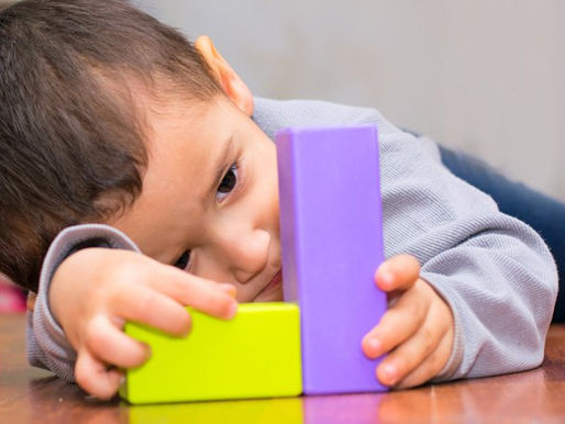 Pse diagnoza e autizmit eshte shpesh e vonuar?