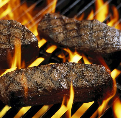 3aaasteaks_on_grill1.jpg