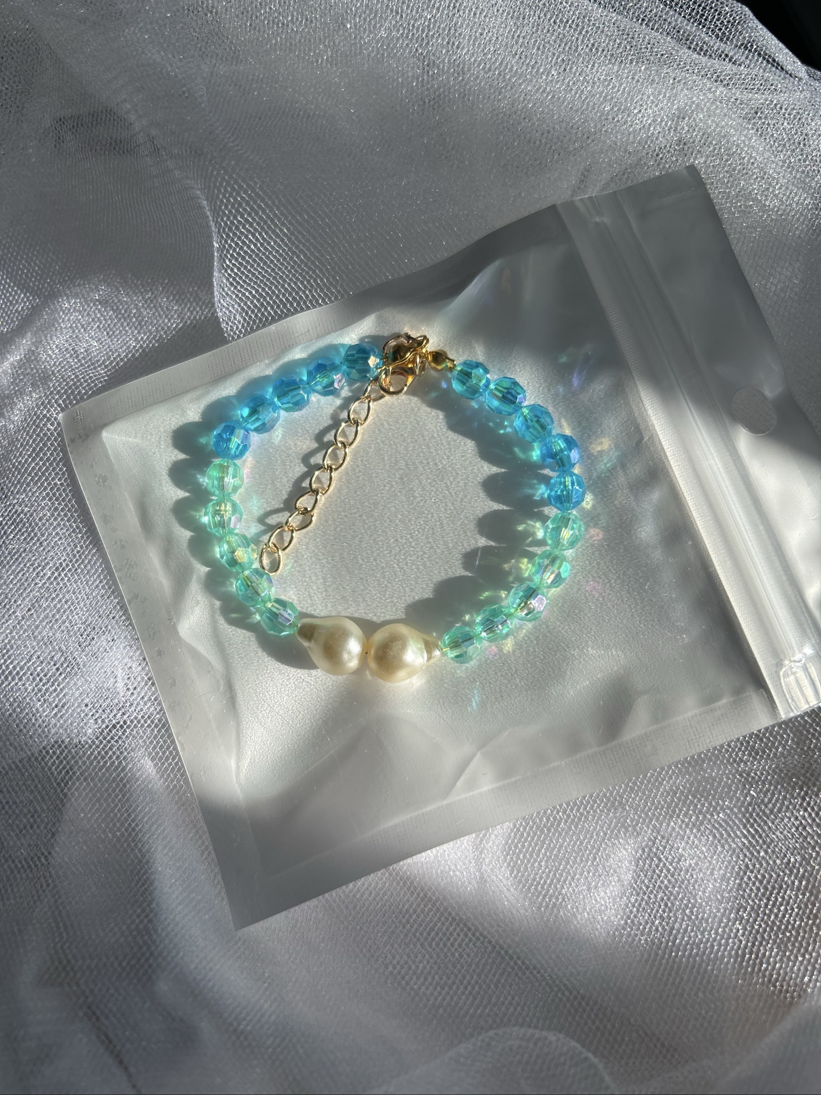 Hand made Bracelet en perles de cristal bleu et perles nacrées