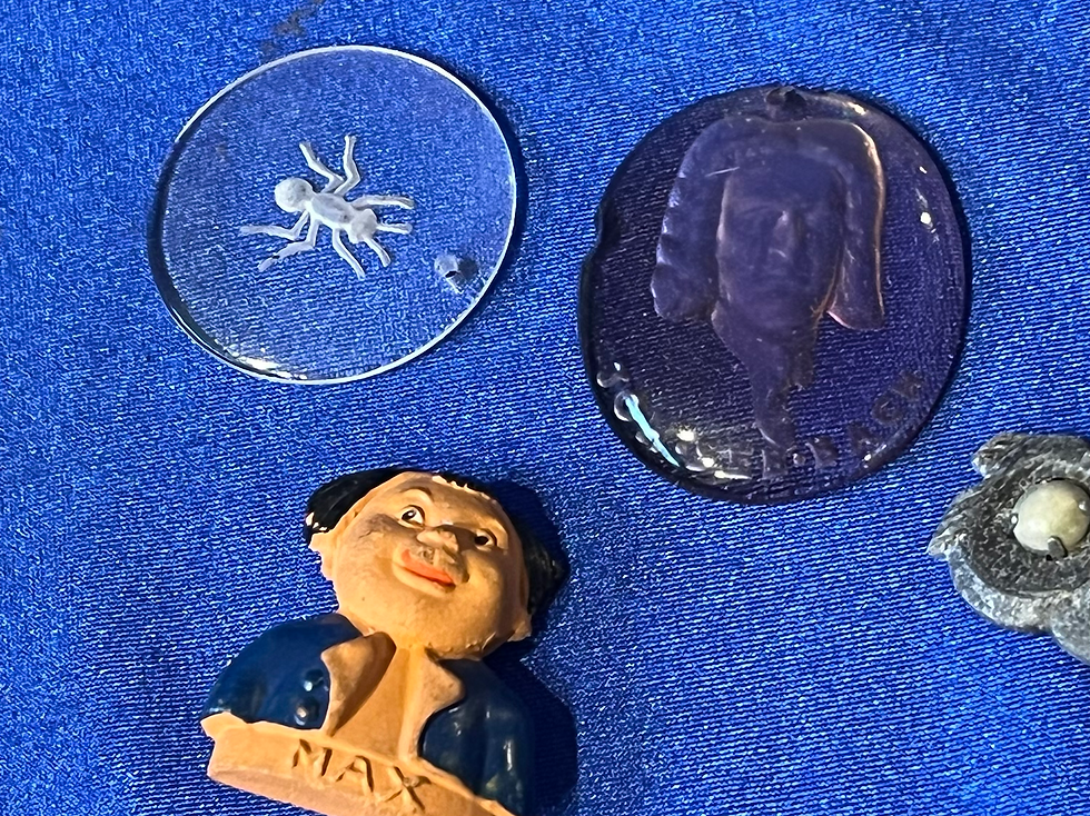 Thumbnail: WW2 German Winterhilfswerk / Winter Charity Tinnies (G402)