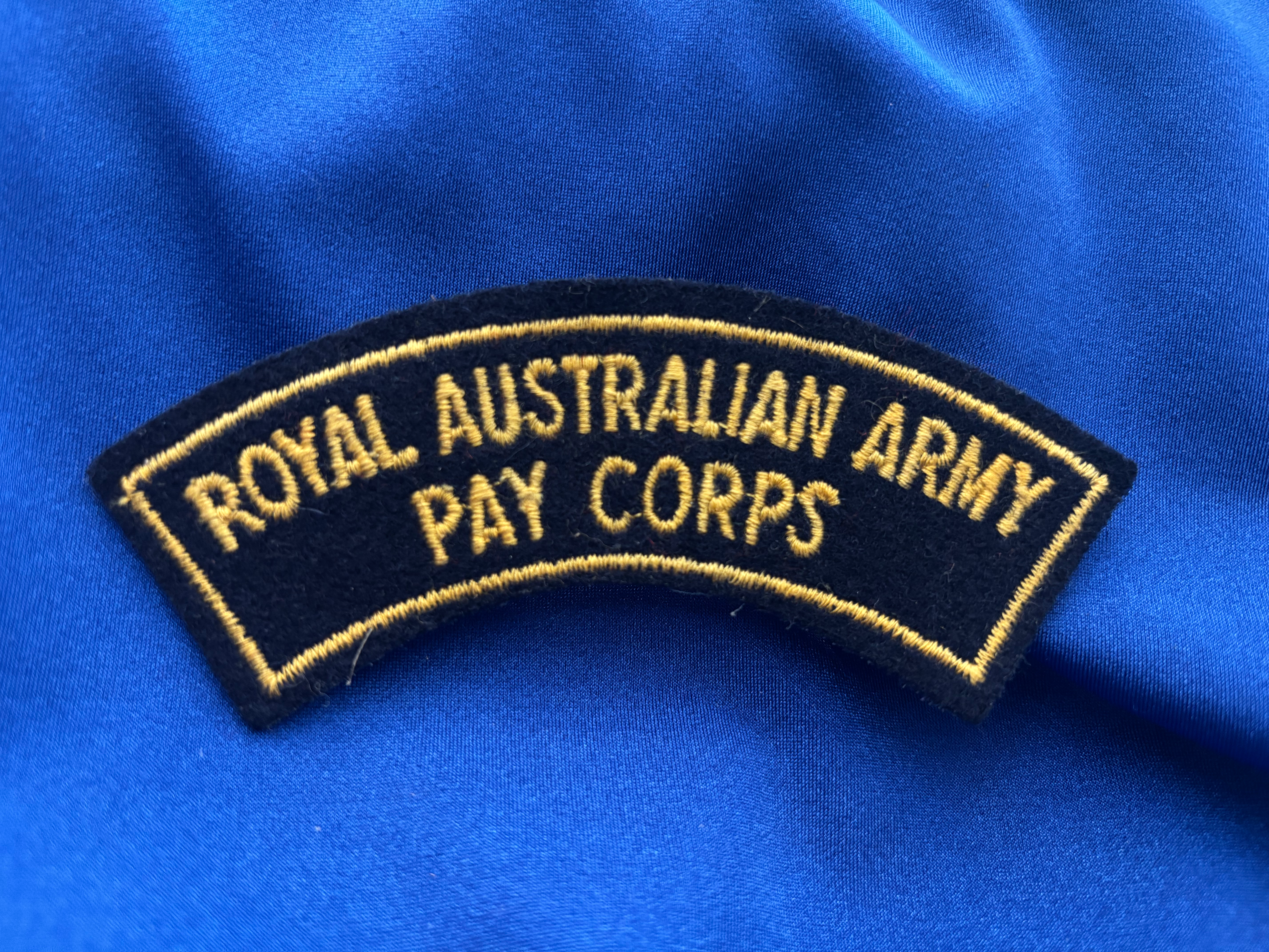 Australian Army Pay Corps Shoulder Flash (M64)