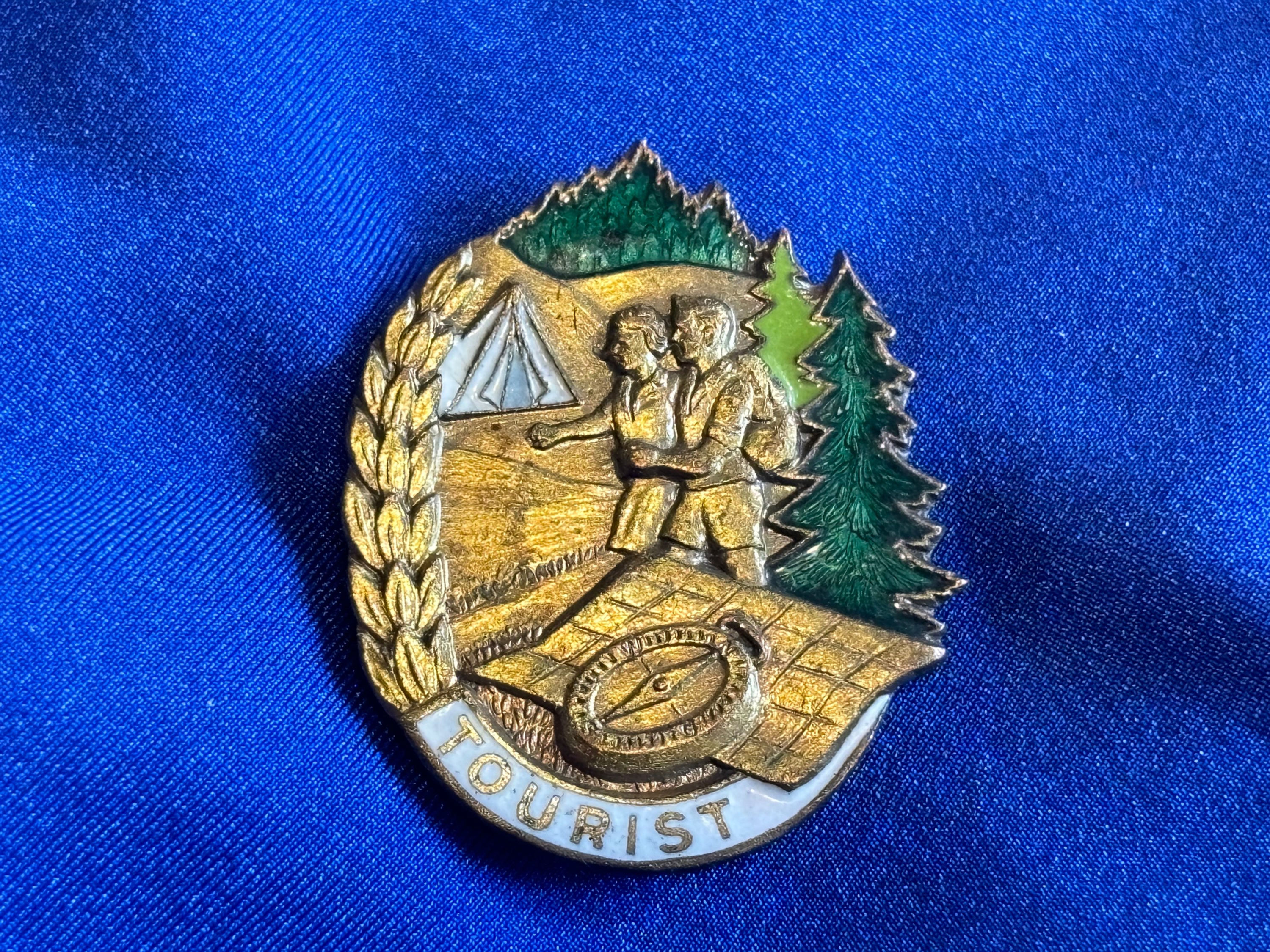 DDR Hiker / Adventure Badge (G584)