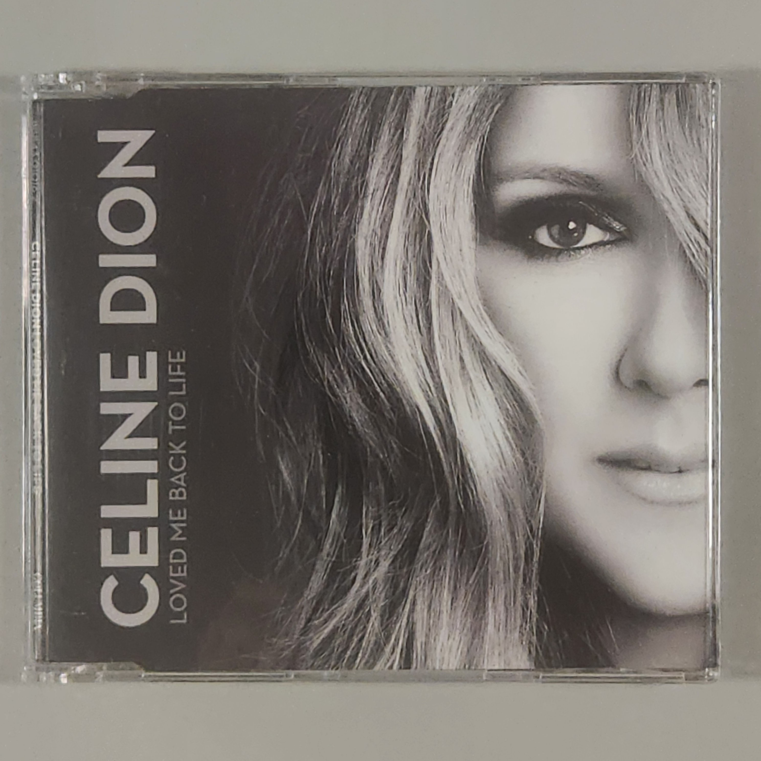 Celine Dion - LOVE ME BACK TO LIFE