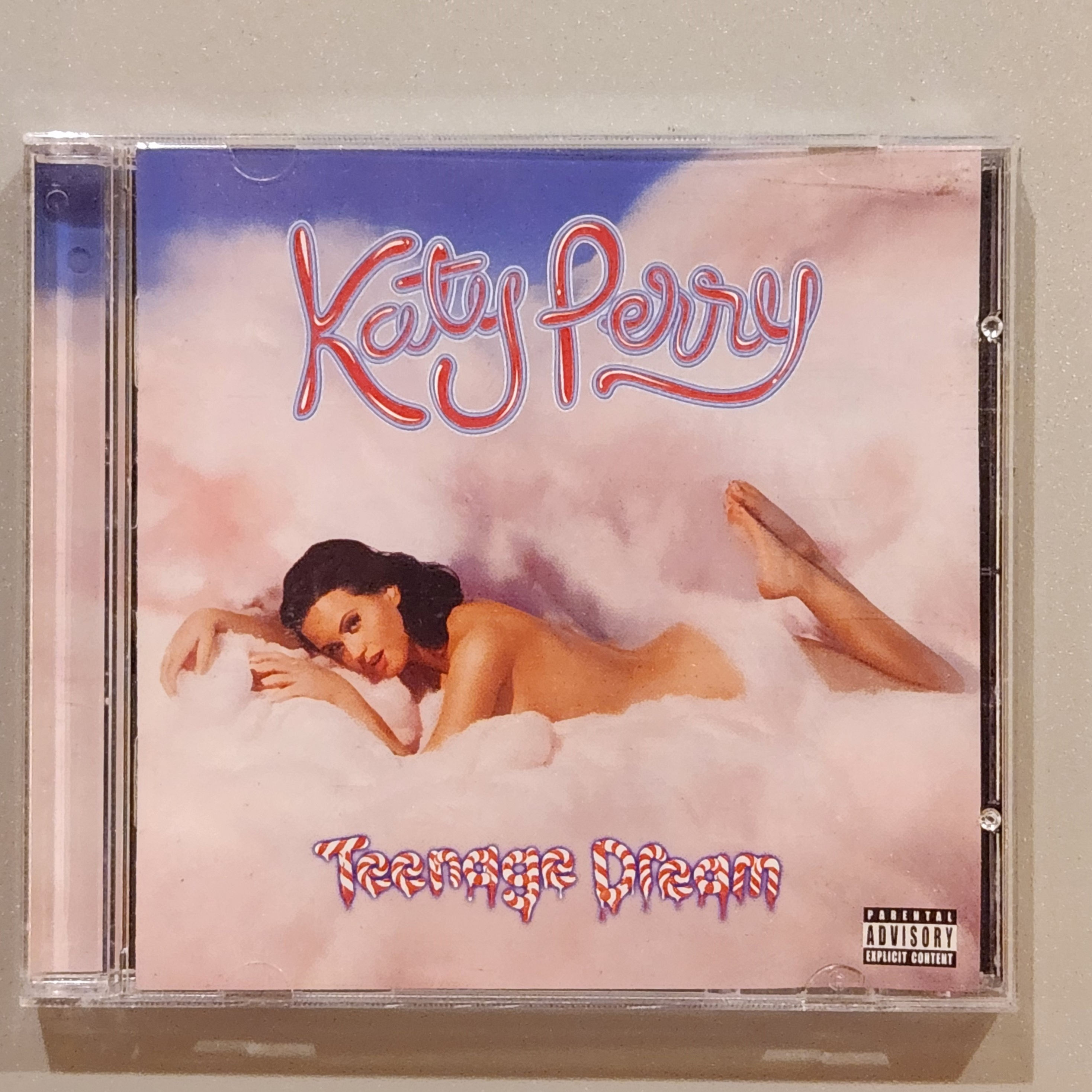 Katy Perry - TEENAGE DREAM