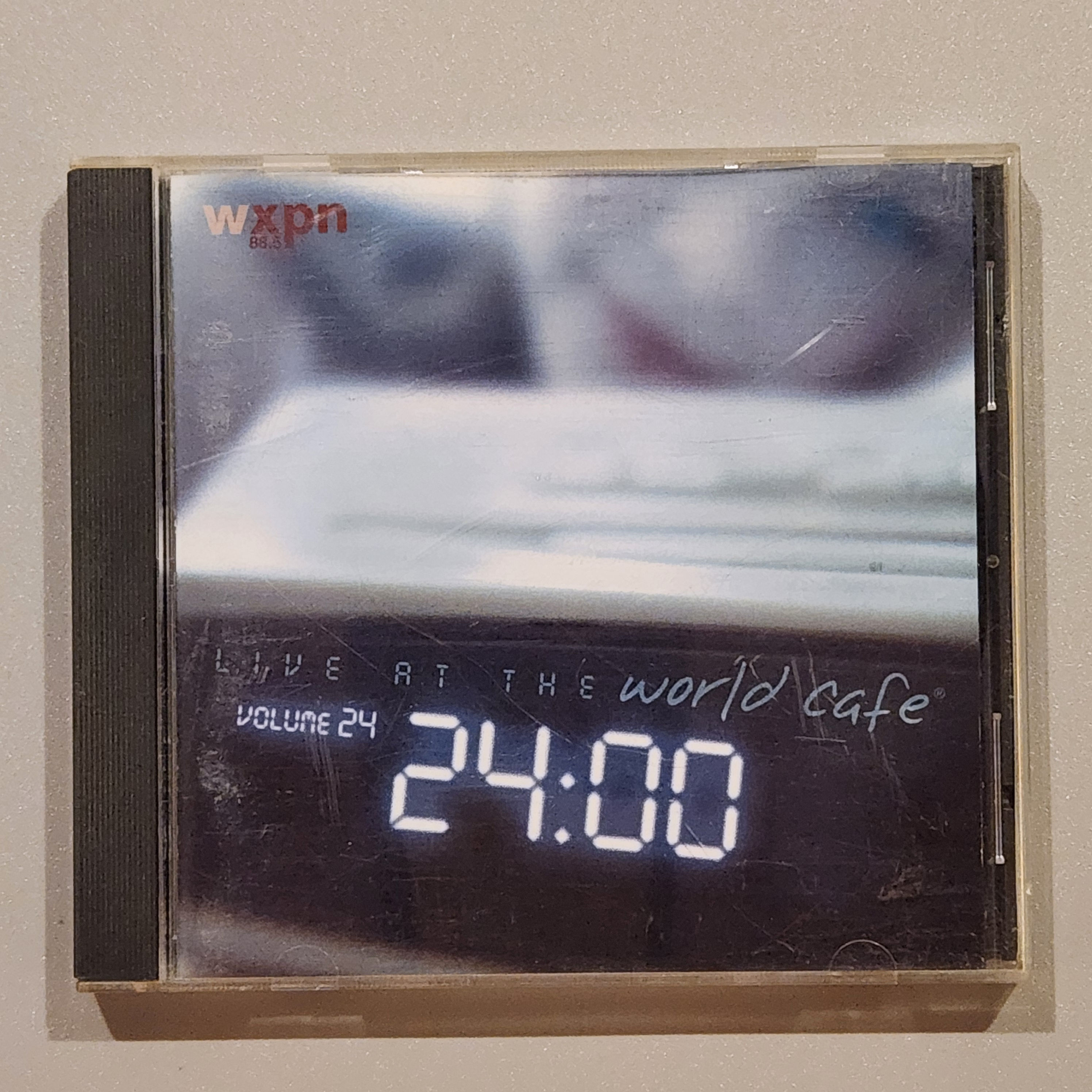 Various Artists - LIVE AT THE WORLD CAFE - VOLUME 24 - 24:00