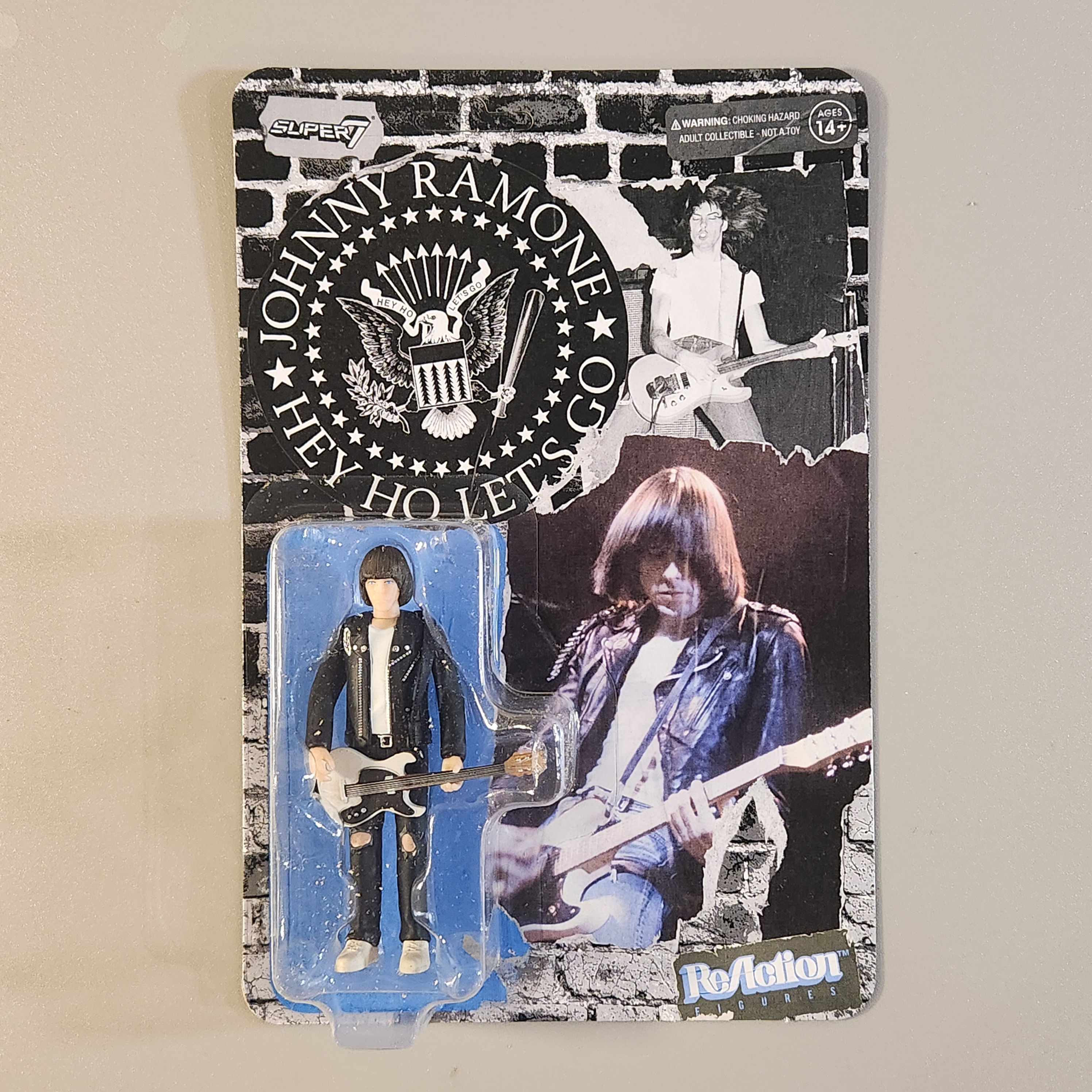 Johnny Ramone - JOHNNY RAMONE WITH WHITE SHIRT