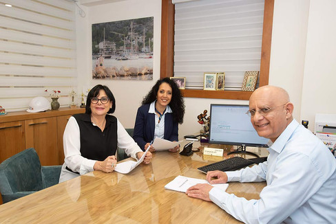 איציק סימון עם קטי ומירי