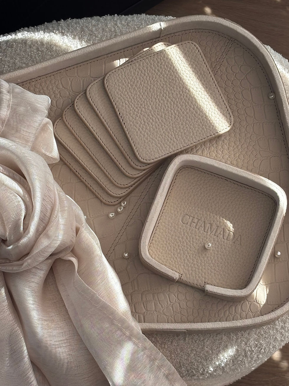 Thumbnail: Chamada onderzetters beige of taupe leer (verkrijgbaar in 6 varianten)