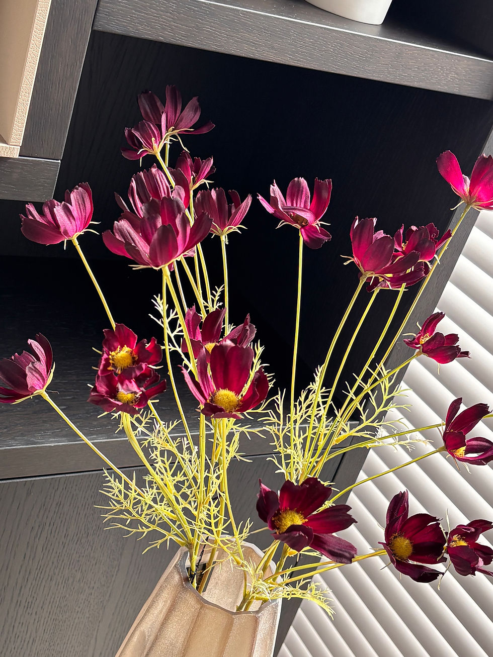 Thumbnail: Kunstbloem Cosmos Spray Burgundy (102 cm)