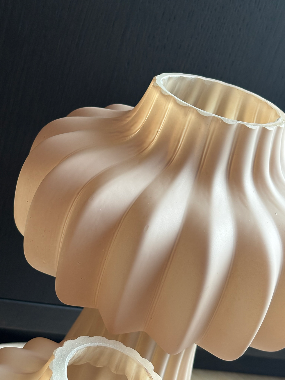 Thumbnail: Luxx vaas “Lantern”  zand / beige-taupe (verkrijgbaar in 2 afmetingen)