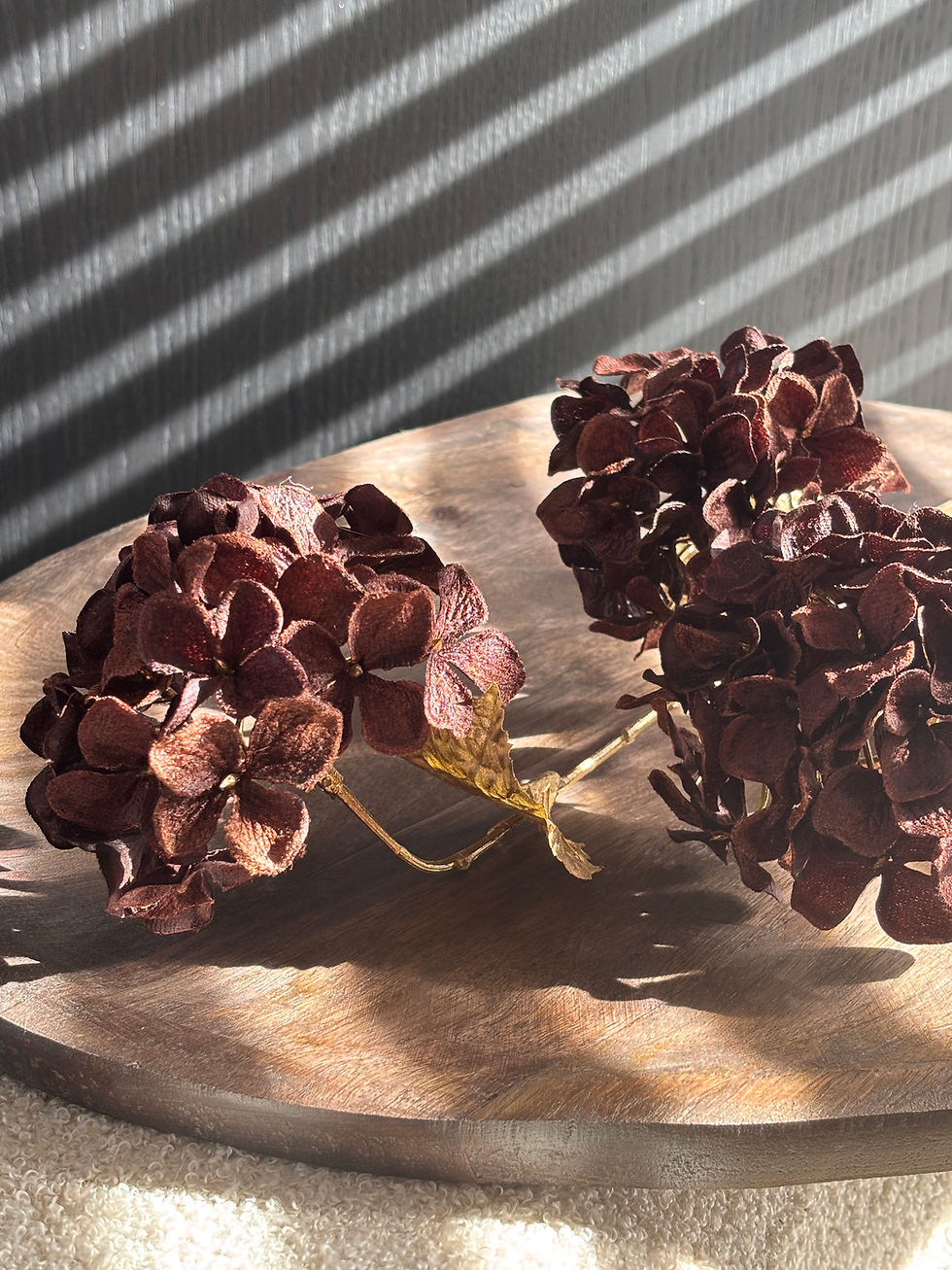 Thumbnail: Kunsttak Velvet Hydrangea | Dark Brown & Gold – 85 cm