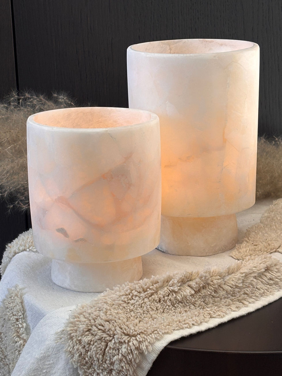 Thumbnail: Alabaster coupe waxinelichthouder “Nurah” (XL)