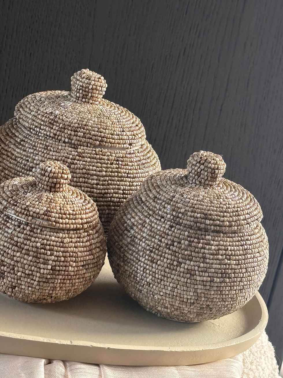 Thumbnail: Luxe houten kralen bolpotjes “Nola” beige/creme (verkrijgbaar in 3 maten)