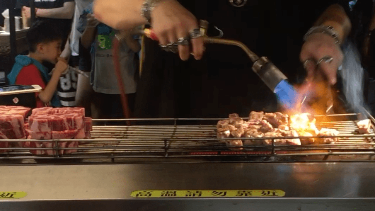 nightmarket.gif