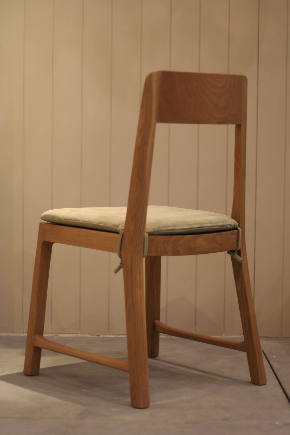 Thumbnail: nuai chair