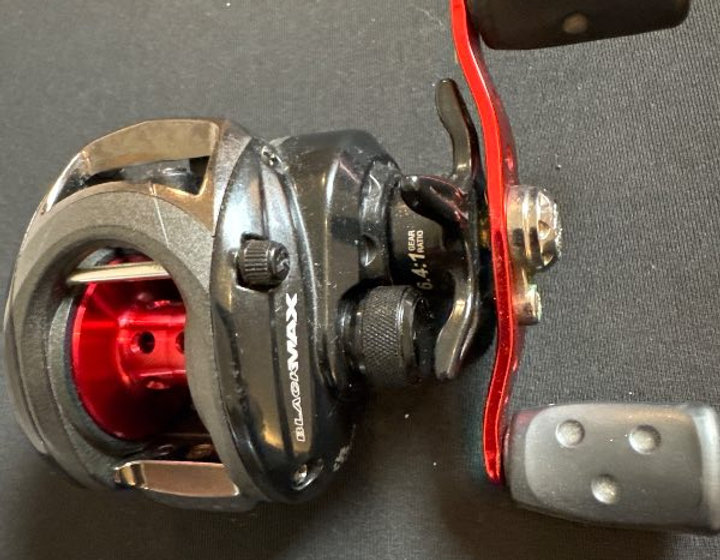 Used Abu Garcia Black Max BMAX2 Baitcast Reel | Sweeney's Sports