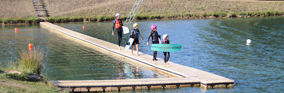 jeunes membres du club de wakeboard sensas park