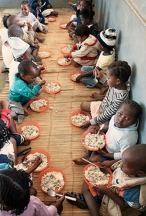 feeding stree children and orphans.jpg