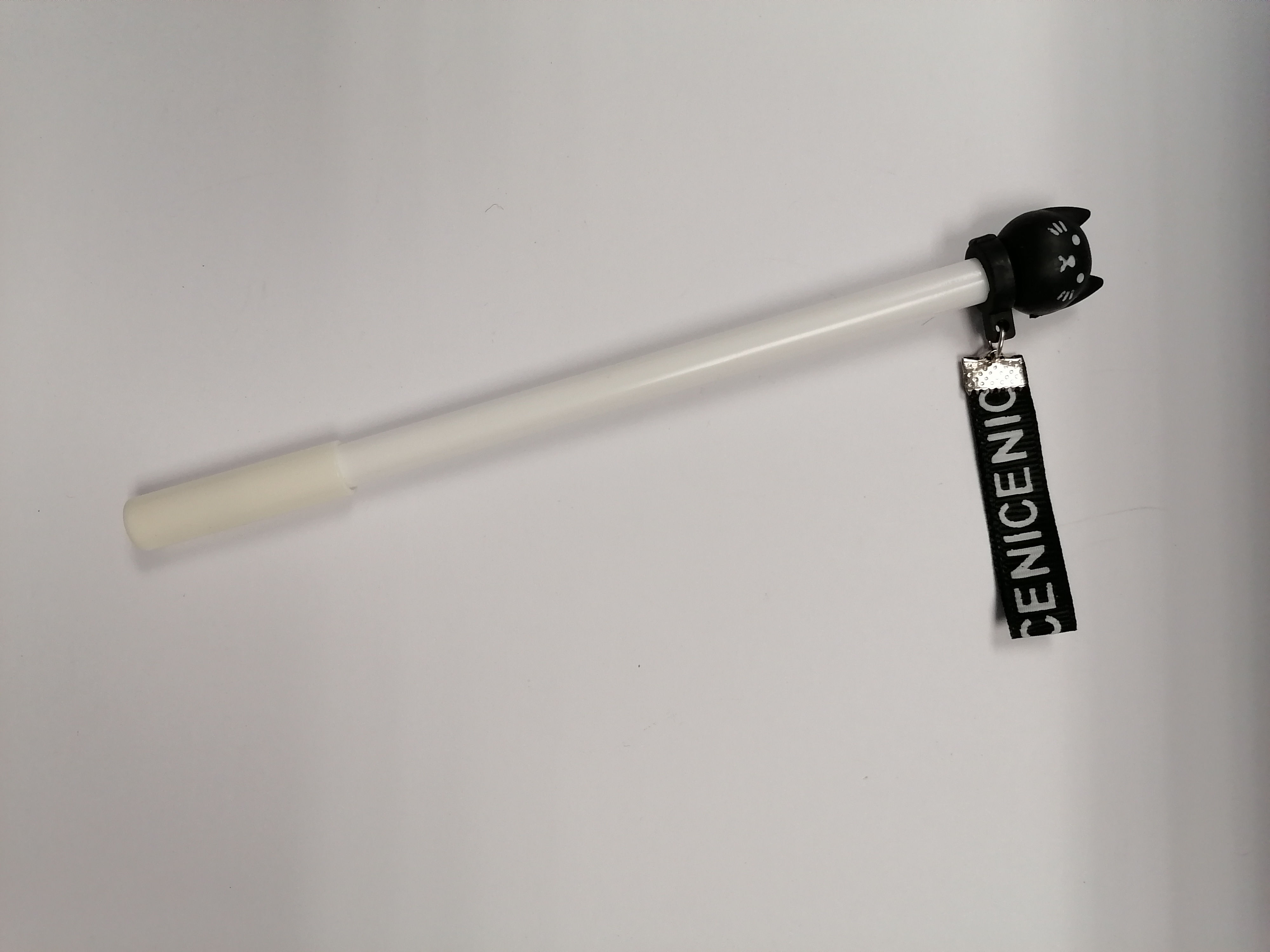 LAPICERA CABEZA DE GATO NEGRO Y LAPICERA BLANCA