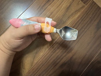 スプーンの重さを変えずに、柄を太柄にしたスプーンにし