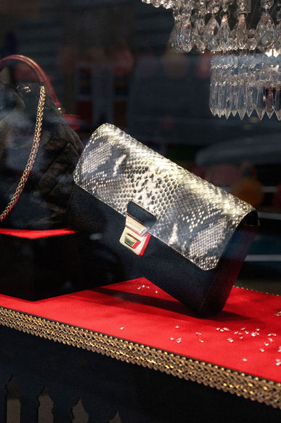 Vitrine, Merchandising, Visual Merchandiser, Décors, Scénographie, Boutique, Concept Store, retail, Lancaster, Luxe, Maroquinerie, Paris