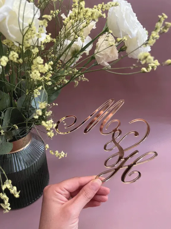 Miniature : Initiales entremêlées