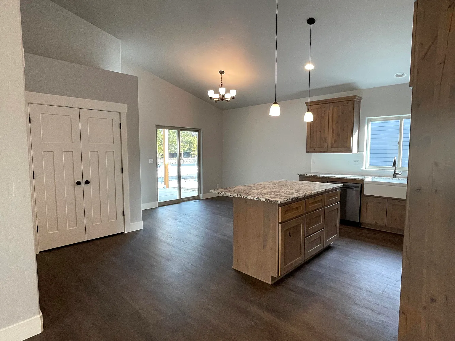 NEW Construction La Pine, Oregon 16532 Pine Creek Dr Reinhardt Homes