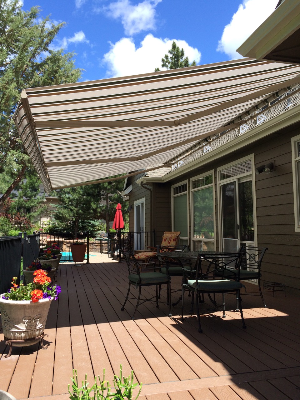 Retractable Awnings in Bend, Sunriver, & More Shade on Demand