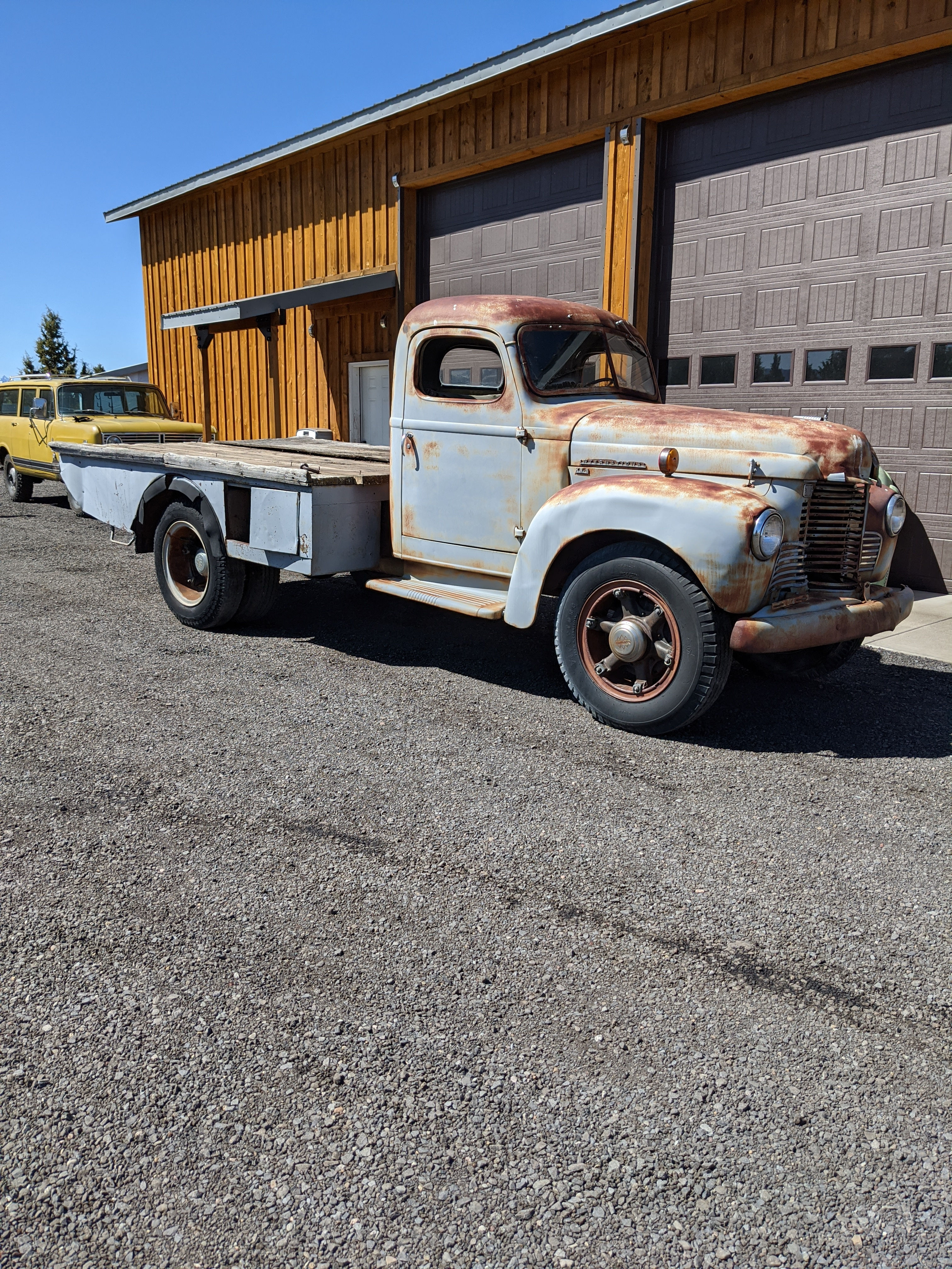406 Garage Bend Oregon International Trucks Scouts Travelall