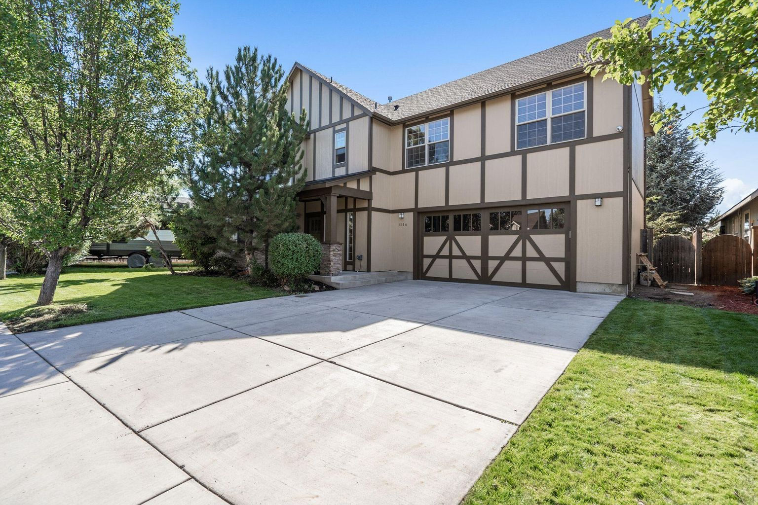 Obsidian Meadows Home For Sale - 3336 SW Lava Avenue Redmond, Oregon