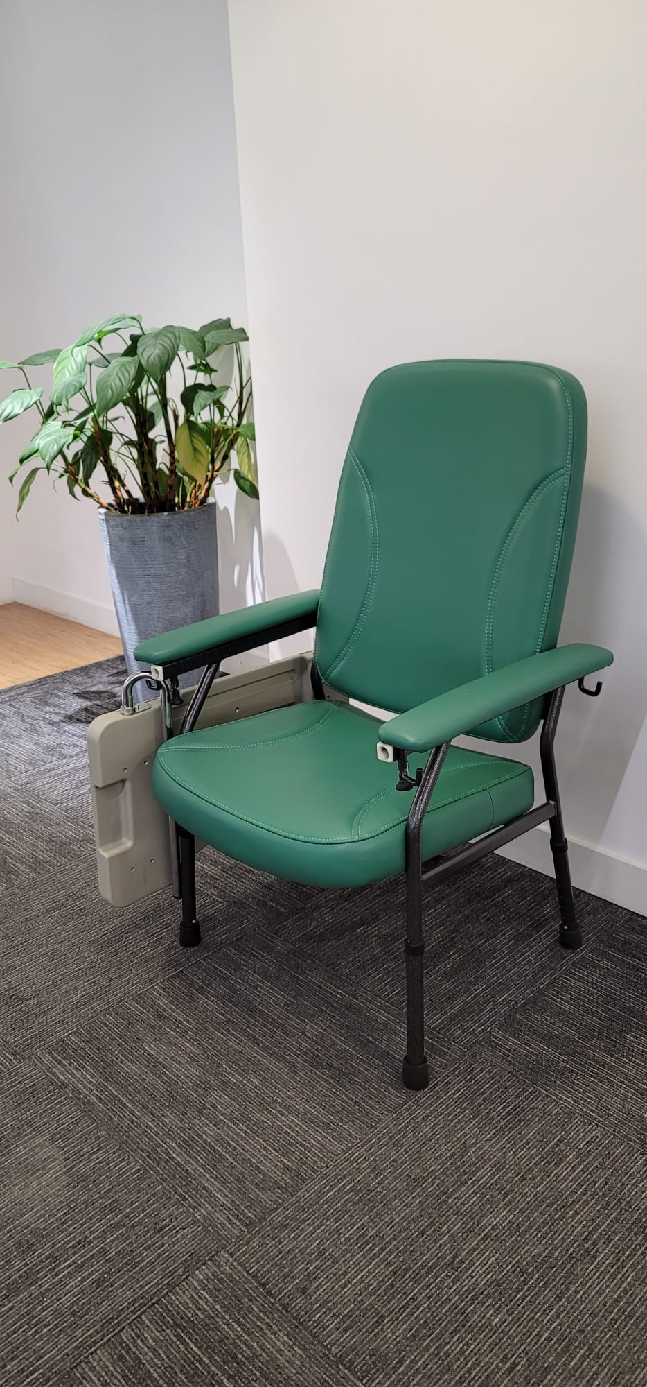 休閒高背座椅(連餐桌板)