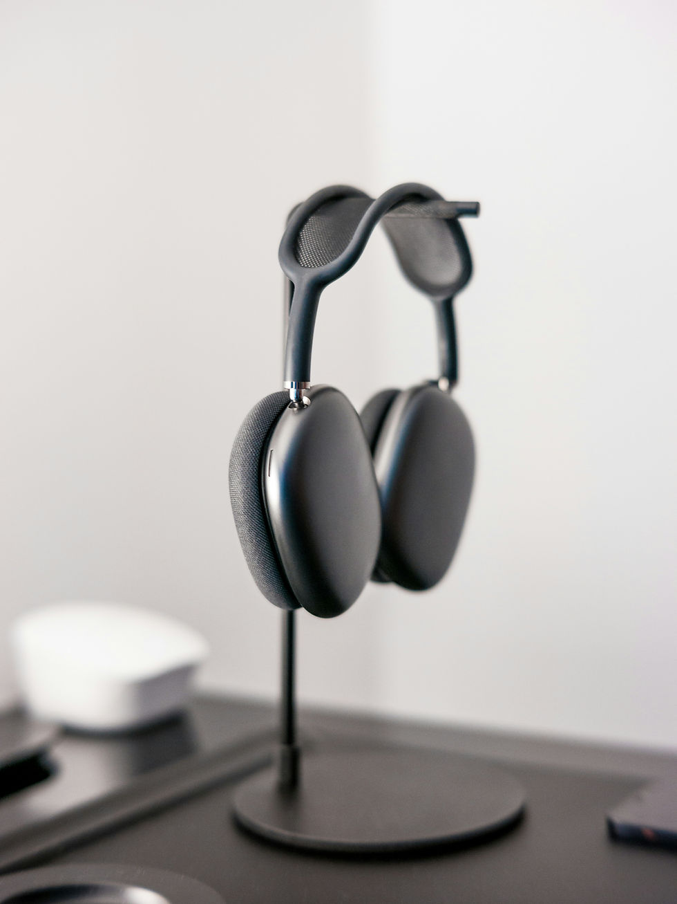 Noise-canceling vs. immersive sound, what's the difference?