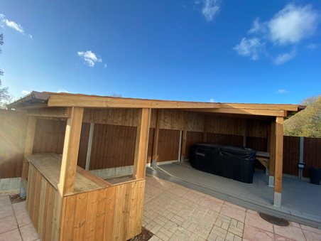 Hot tub shelter & Bar 3.jpeg