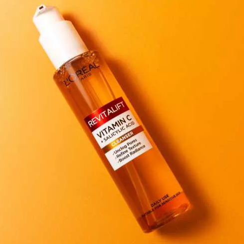 Thumbnail: L’Oréal Paris Revitalift Clinical Vitamin C Cleanser 150ml