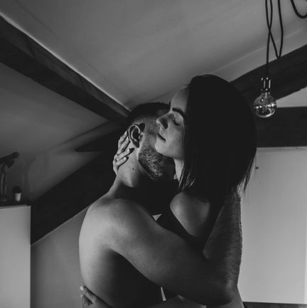 boudoir | photographe boudoir | Photographe La Rochelle | Boîte A Pixels | La Rochelle | France | photos de charme | photothérapie | meilleur photographe La Rochelle | photos nues | boudoir couple | couple