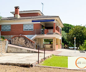 CASA DE 4 HABITACIONES CON TERRENO GRANDE Y VISTAS EN MACANET 