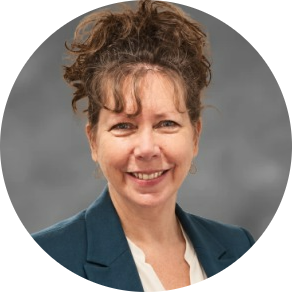 Kim Zomer Portrait-removebg-preview-modified.png