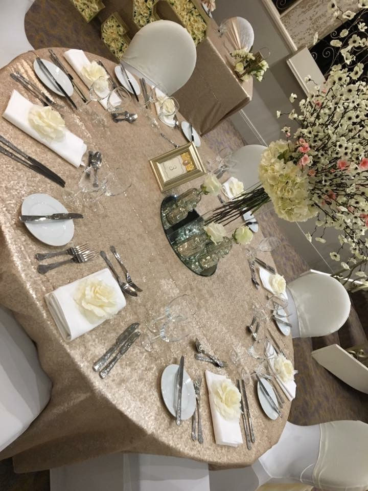 Thumbnail: Champagne Sequin Tablecloth