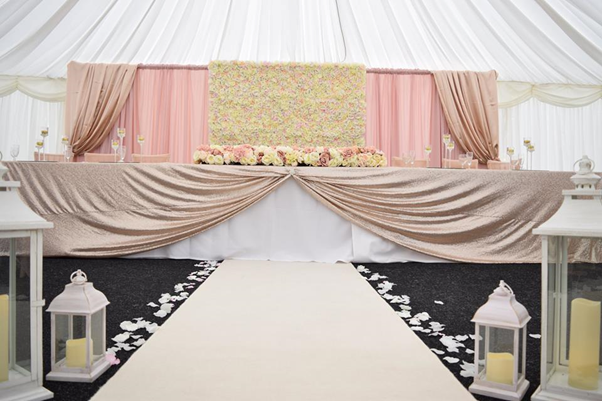 Thumbnail: Champagne Sequin Top Table Tablecloth