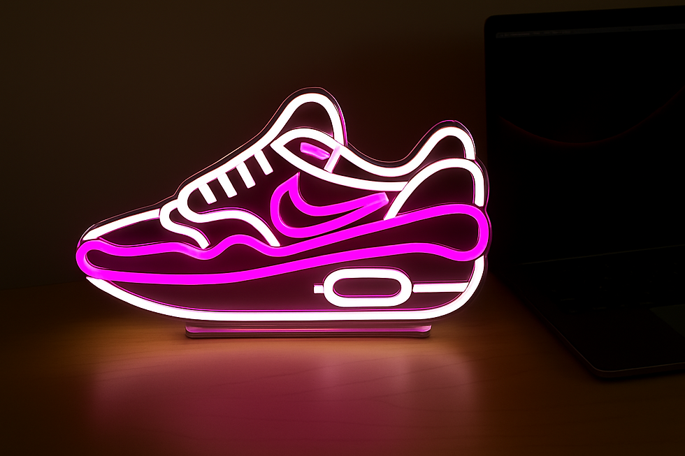 Thumbnail: Sneaker LED Lamp – Tafellamp & Wandlamp – Dimbaar - Afstandsbediening 40x28 cm