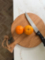 Ein runden Pizzabrett aus Eiche zum Servieren, Anrichten und in Szene setzen
