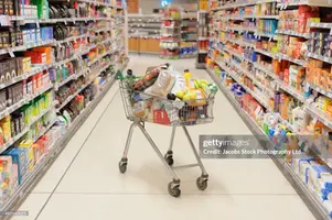 CATALÁ AUTORIZA LA APERTURA DE SUPERMERCADOS E HIPERMERCADOS SIN CONTROL NI ORDENANZA COMERCIAL.