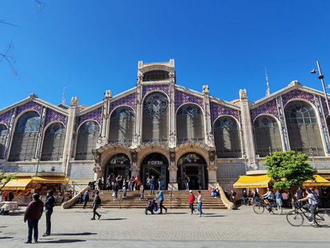 Mercados de València: millones invertidos y problemas que persisten en el corazón del comercio local