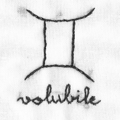 Miniatura: t-shirt ricamo segno zodiacale personalizzato