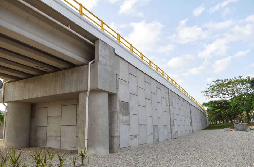 RE WALL CONSTRUCTION.