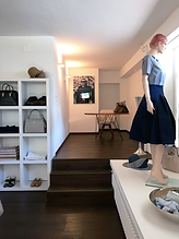 Interior Design Kassenbereich und Schaufenster im Kleiderladen Ferrasi