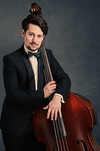 Uli Permanschlager, Bassist, Sugar Sky, Band, Österreich,Funk, Soul, Jazz, Latin, Pop, Lounge Musik, Club House music, DJ, Musik, Events, Gala, Party, Hochzeit, Club, Eventgestaltung, Technik, akustisch, Solo, Duo, Trio, Quartett, Quintett