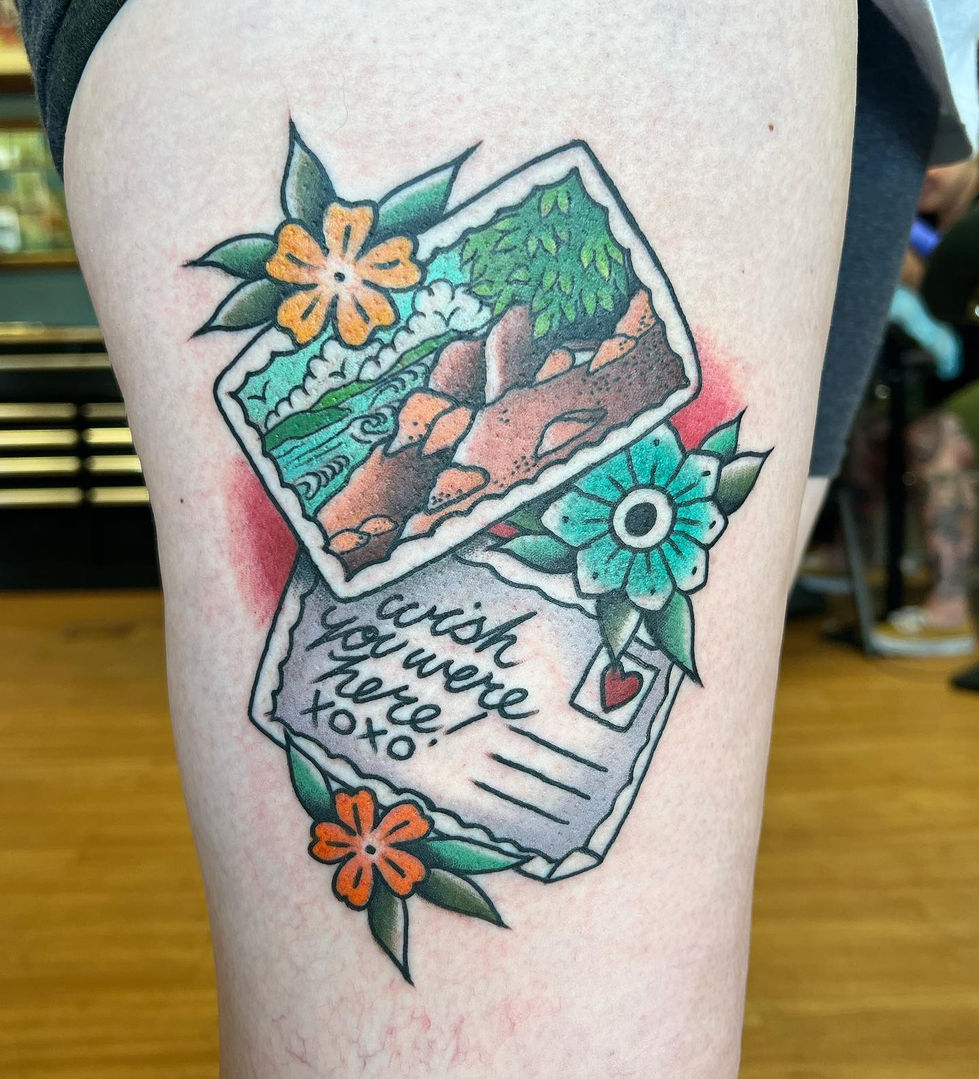 a tattoo on a leg that says wish you were here xoxo