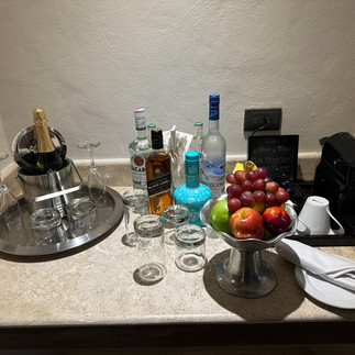 drinks champagne fruit included in the room for alcoholic drinks