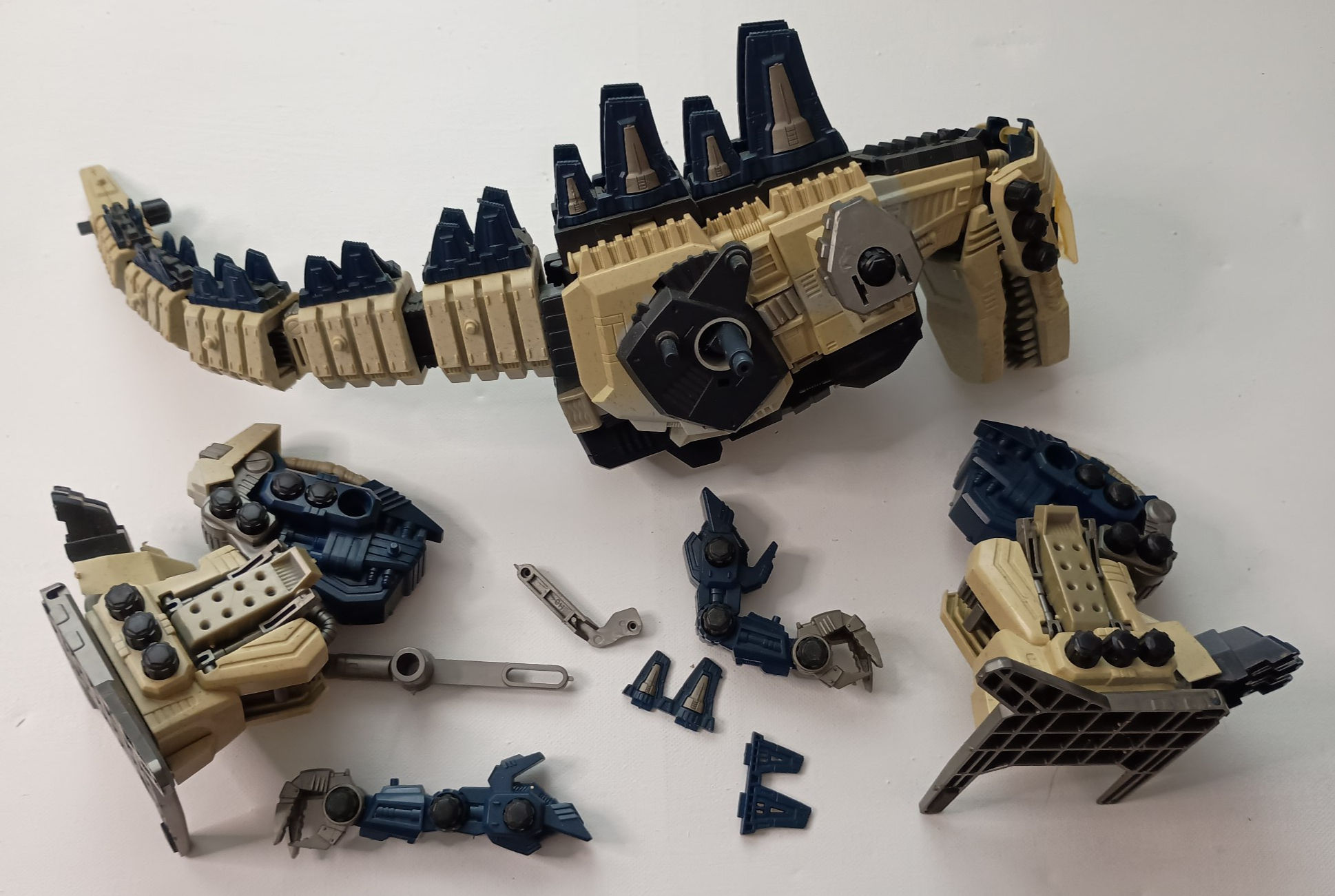 1999 Hasbro TOMY Zoids Gojulas Giga - Incomplete